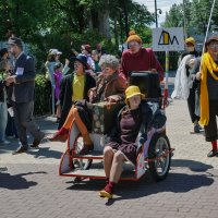 Уличный театр "Дом" на открытии Платоновского фестивая :: Татьяна Машошина Уличный театр "Дом" на открытии Платоновского фестивая :: Татьяна Машошина