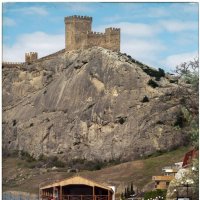 Вешний день в Генуэзской крепости. :: Анатолий Щербак