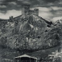 Вешний день в Генуэзской крепости. :: Анатолий Щербак