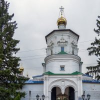 Надвратная Иоанно-Предтеченская церковь (заложена в 1695 г.). :: Сергей Цветков