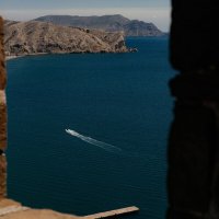 Весной в Генуэзской крепости. :: Анатолий Щербак