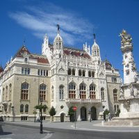 Колонна Святой Троицы и Здание Министерства финансов Венгрии на площади Святой Троицы. :: unix (Илья Утропов)