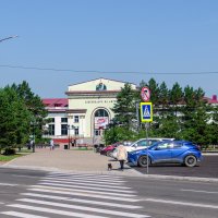 На привокзальной площади :: Виктор Иванович Чернюк На привокзальной площади :: Виктор Иванович Чернюк