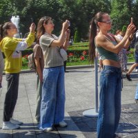 Из бродящих по ВДНХ :: svk *