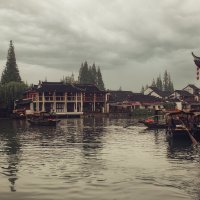 В старом городе время течёт медленнее воды...