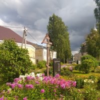 Ти́хвинский Введе́нский монасты́рь