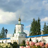 Надвратная церковь монастыря Рождества Пресвятой Богородицы :: Galina Solovova