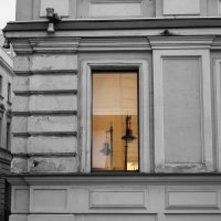 Городское фото, тепло окна, окна, прогулки по старым улицам, Москва, детали старого дома.