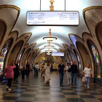 «Новослободская» — станция Кольцевой линии Московского метрополитена. :: Татьяна Помогалова «Новослободская» — станция Кольцевой линии Московского метрополитена. :: Татьяна Помогалова