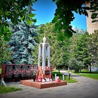 Памятник.