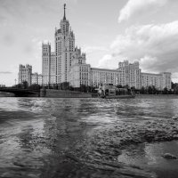 Здесь сильно штормит… :: Владимир Машевский