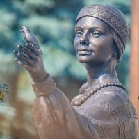 Скульптура "Куряночка". город Курск