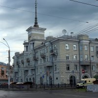 Барнаул. Магазин под шпилем
