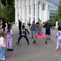 Игра в «резиночку». :: Татьяна Помогалова