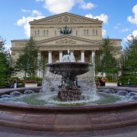 Фонтан на Театральной площади