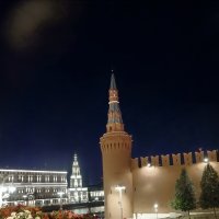 Боровицкая башня Кремля с Большого Каменного моста