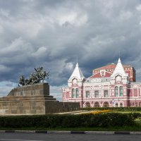Самара. Памятник В.И.Чапаеву, Драмтеатр и колокольня Иверского монастыря