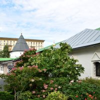 Угловая башня с галереей