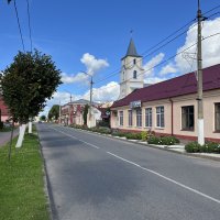 На улицах города.