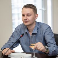 Исполнитель Неро Марони в администрации