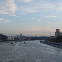 Вид на Москва-реку с моста Богдана Хмельницкого