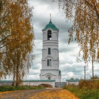 Свирский монастырь осенью.
