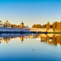 Осенний вечер на пруду