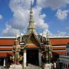 Ворота с гигантами -якша  у храма Wat Phra Kaew :: Иван Литвинов