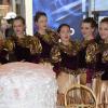 Перфоманс в ТЦ :: AngussGrand
