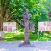 памятник-бюст государственному деятелю и дипломату Артамону Сергеевичу Матвееву. город Курск :: Руслан Васьков