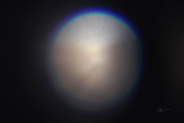 Оптический эксперимент в ночном городе Железнодорожный