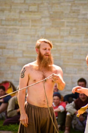 забава третья - "уйди от мешка"