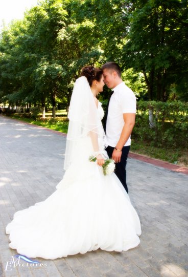 жених и невеста перед поцелуем жених и невеста перед поцелуем