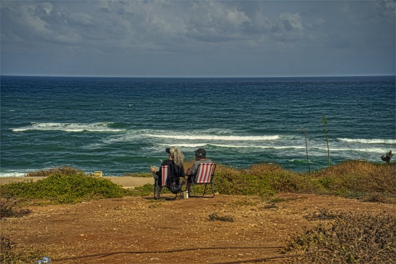 Израиль на берегу  средиземного моря 2025г