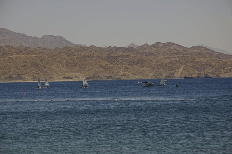 2014г Эйлат- город на юге Израиля, расположенный на берегу залива Акаба Красного моря. Утро рассвет